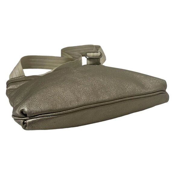 Auth Salvatore Ferragamo Gancini - Gold Cream Leather Nylon Shoulder Bag - Picture 4 of 8